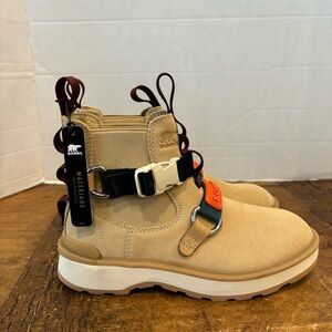 SOREL Hi-Line EQ Women's Waterproof Chelsea Boots in Chalk Size 6 NEW